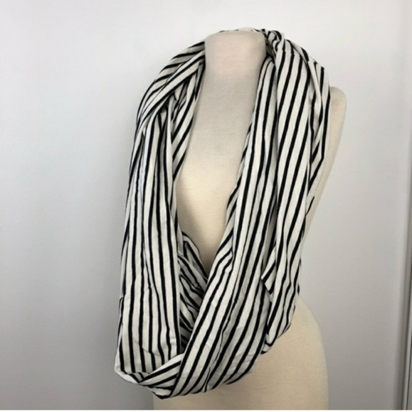 AMERICAN APPAREL CIRCLE SCARF
